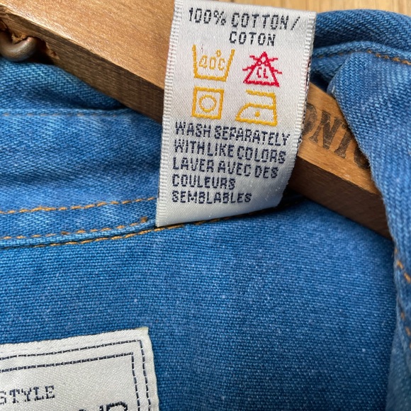 Vintage 🐚 100% cotton, denim button up - Picture 4 of 10